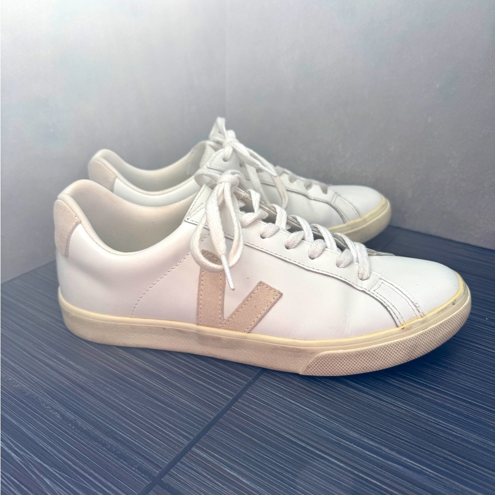 Veja Campo Women's Cream and White Sneakers